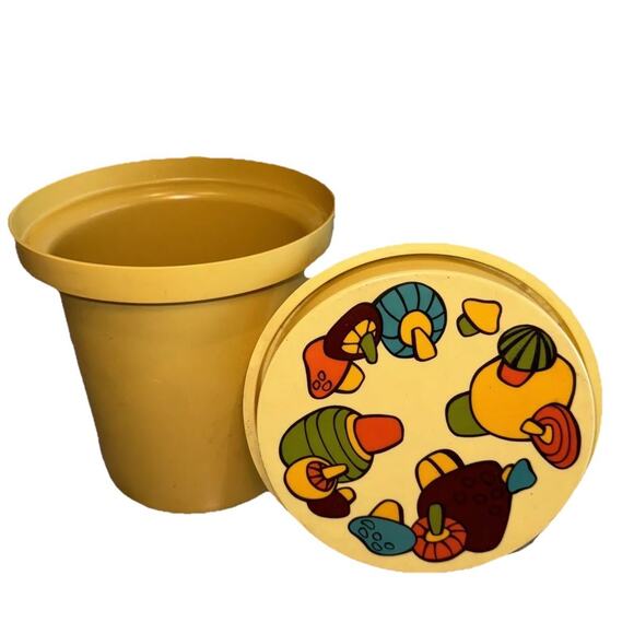 Vintage Lg Rubbermaid Mushroom Canister Storage Container Jar 1970s Hippie 9" - Picture 1 of 11